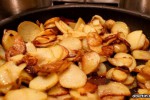 Жареная картошка (с луком и без)